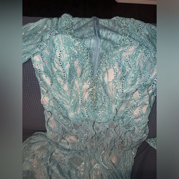 BEADED ILLUSION LONG SLEEVE PLUNGE NECK GOWN - Picture 4 of 6